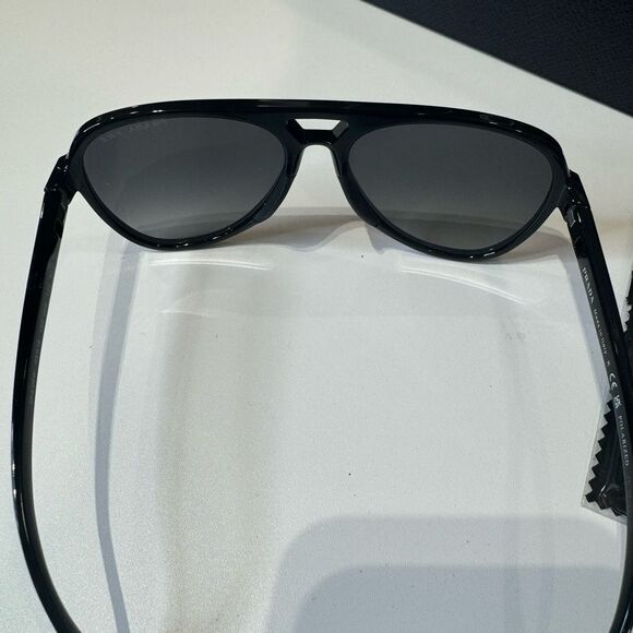 PRADA: LINEA ROSSA PILOT SUNGLASSES - Picture 2 of 8